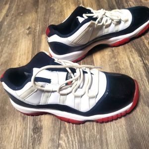Jordan 11 lows size 6 youth